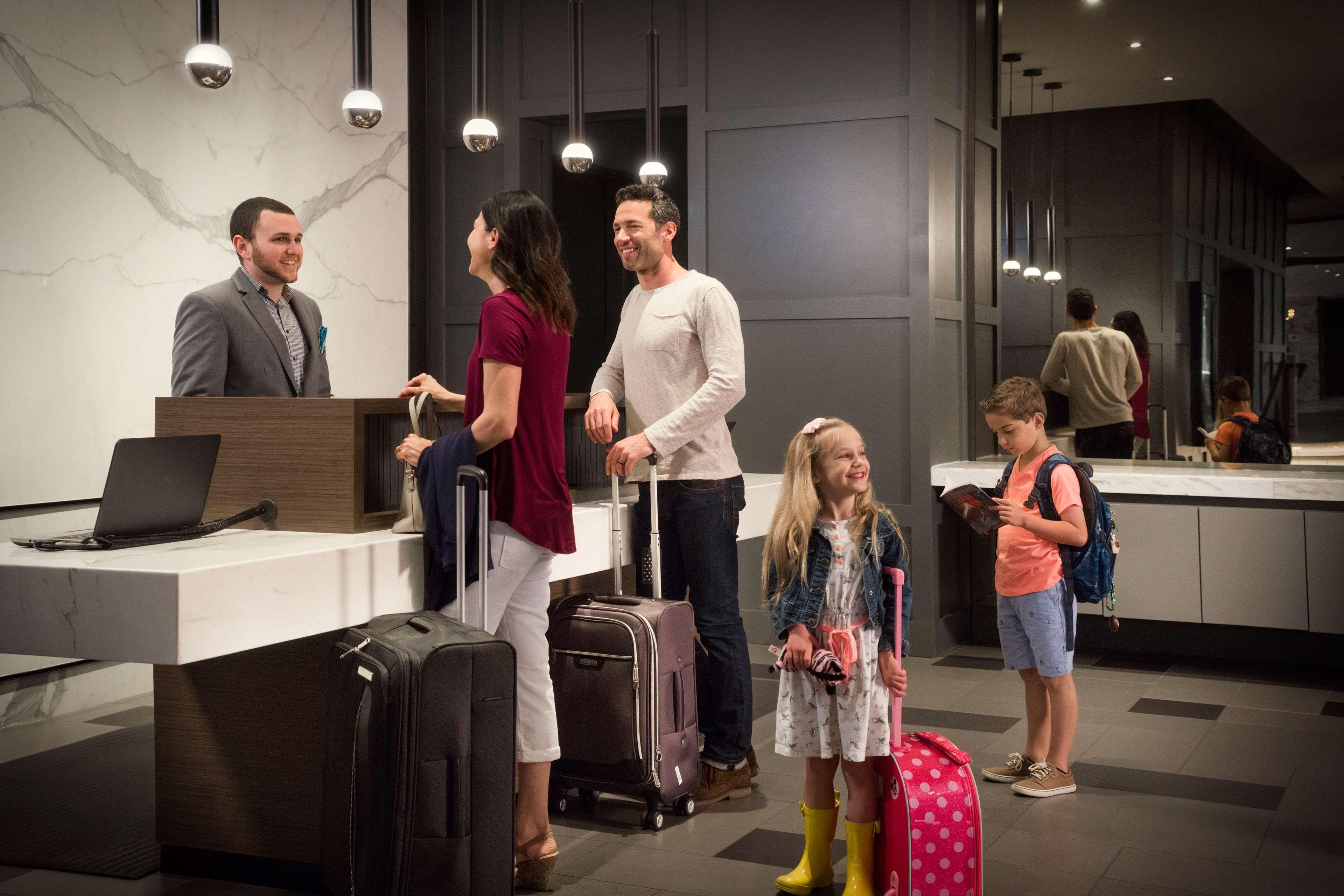 מלון The Logan Philadelphia, Curio Collection By Hilton מראה חיצוני תמונה